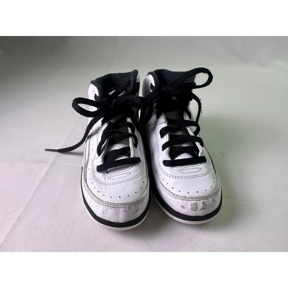 Jordan 2 Retro‎ Chicago 2022 Toddler 11C White Red Classic OG High Top Sneakers